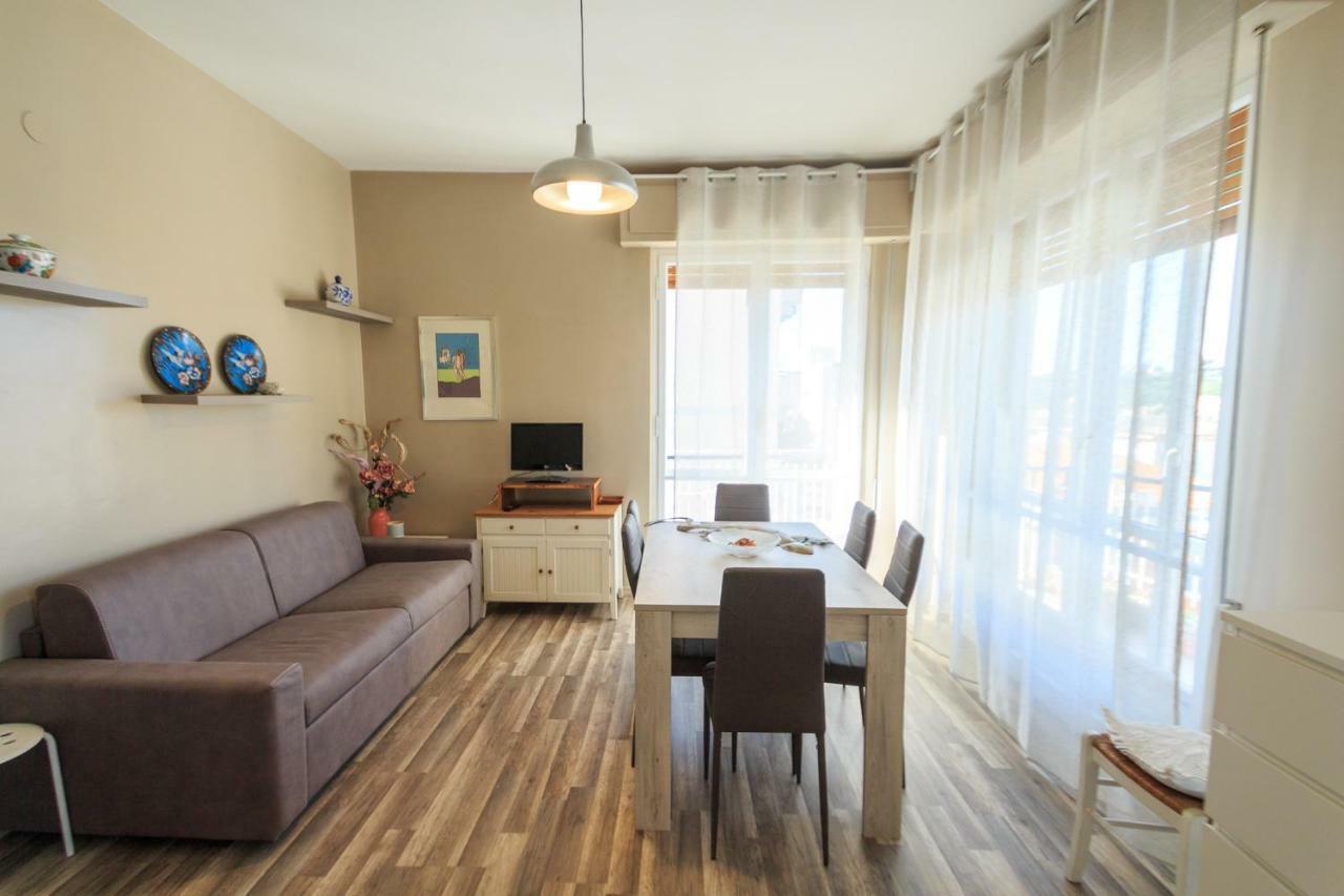 Ampio Appartamento Con Box Auto Celle Ligure Exterior foto