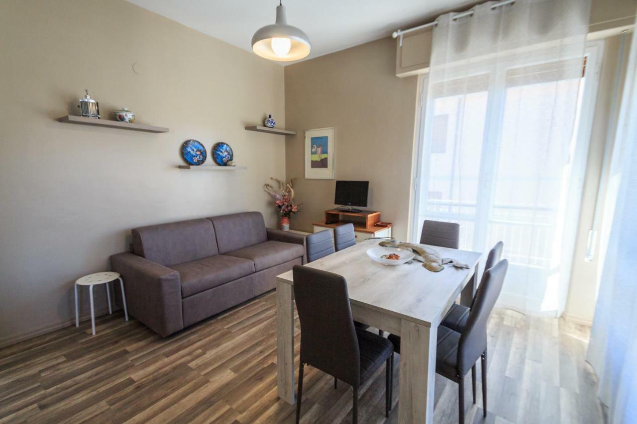 Ampio Appartamento Con Box Auto Celle Ligure Exterior foto